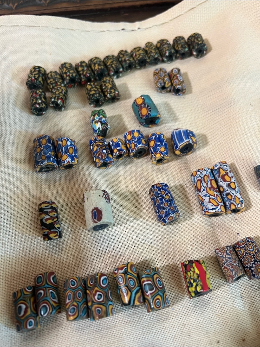 Large Vintage Glass Trade Beads Collection - 300+ beads - Picture 7 of 8